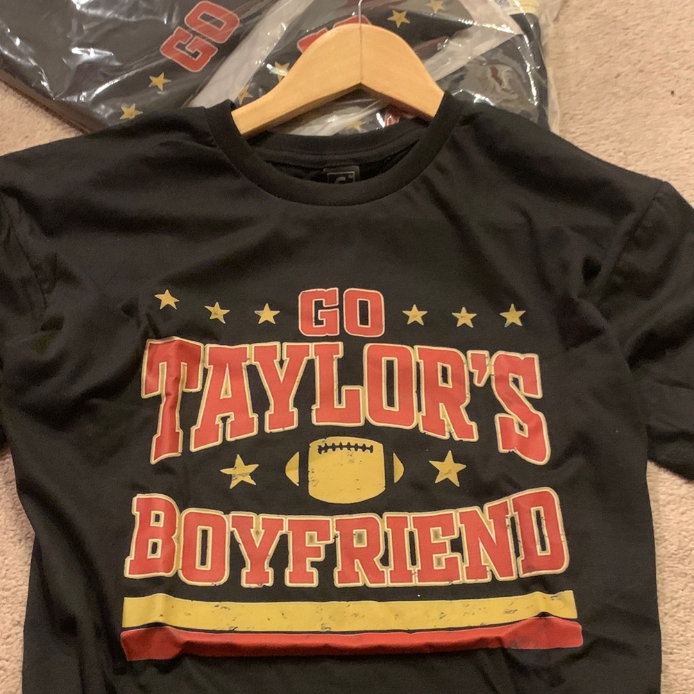 Taylor Swift Costume Travis Kelce TShirt- NFL Football Fans